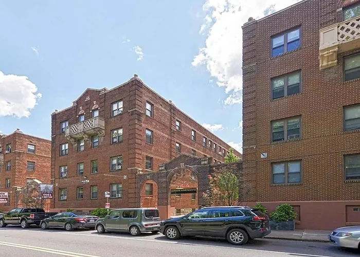 Lennox C304 Peaceful & Perfect Private 1-Br