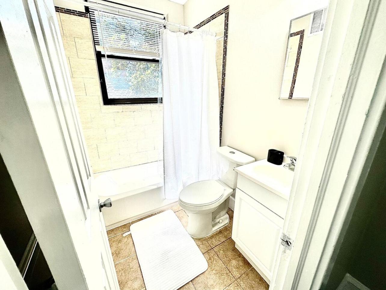 Lennox C304 Peaceful & Perfect Private 1-br Apartment