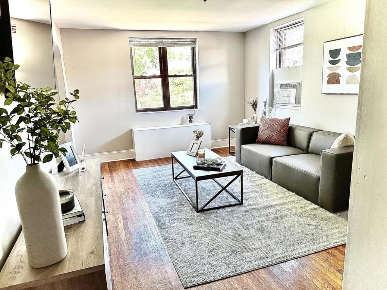 Lennox C304 Peaceful & Perfect Private 1-br