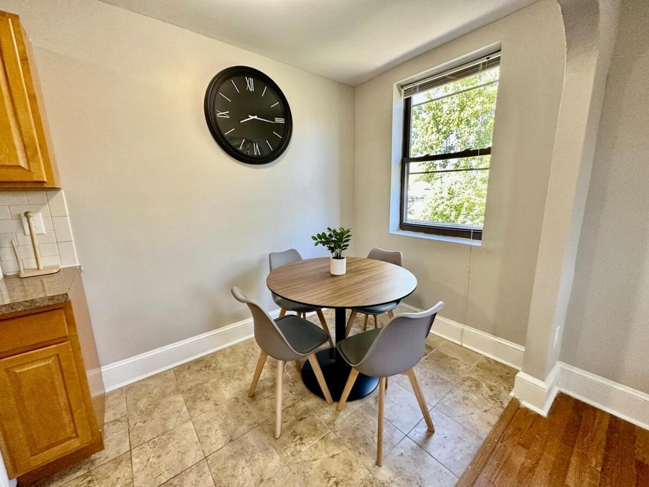 Lennox C304 Peaceful & Perfect Private 1-br * Philadelphia