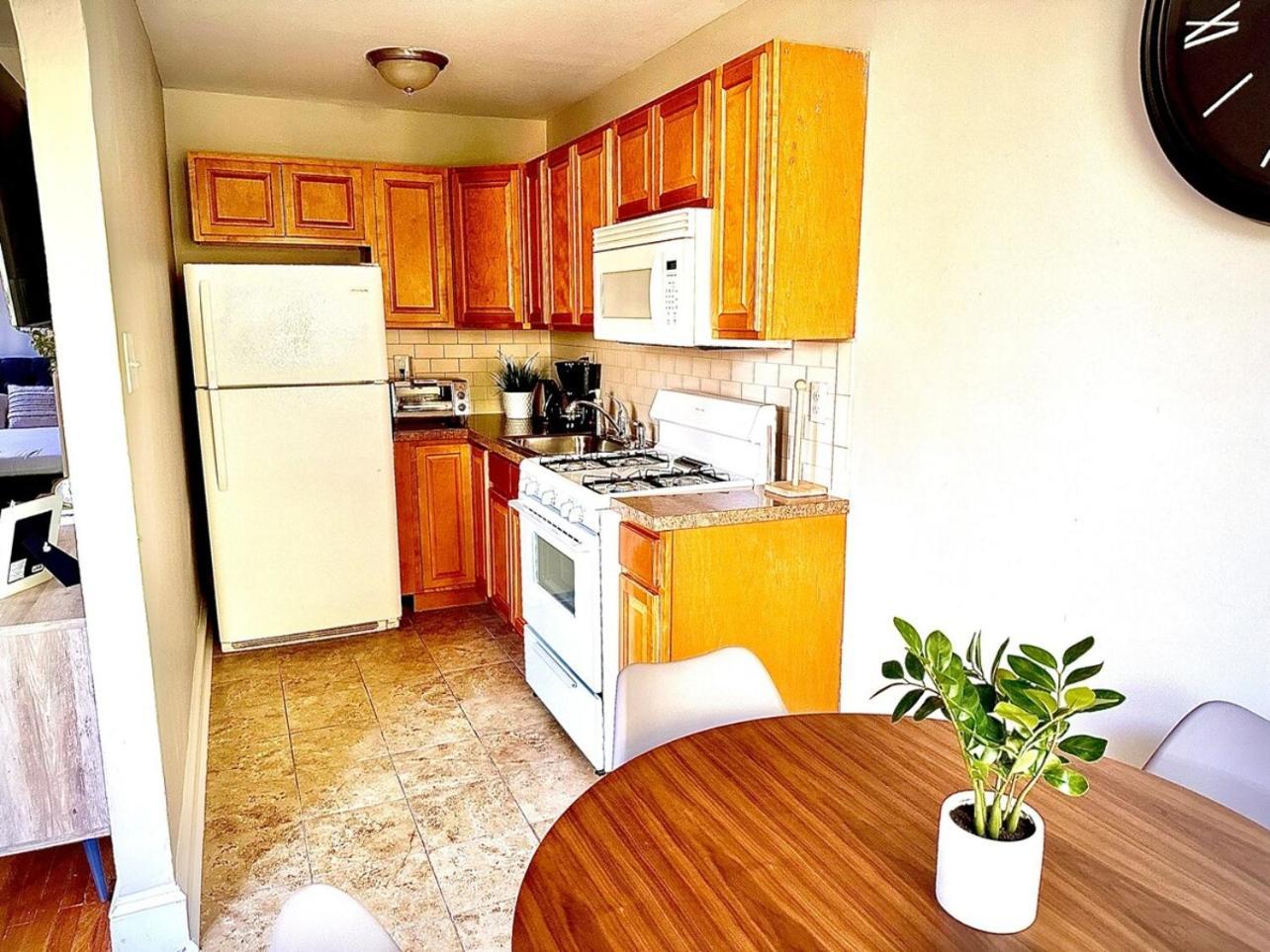 Lennox C304 Peaceful & Perfect Private 1-br *